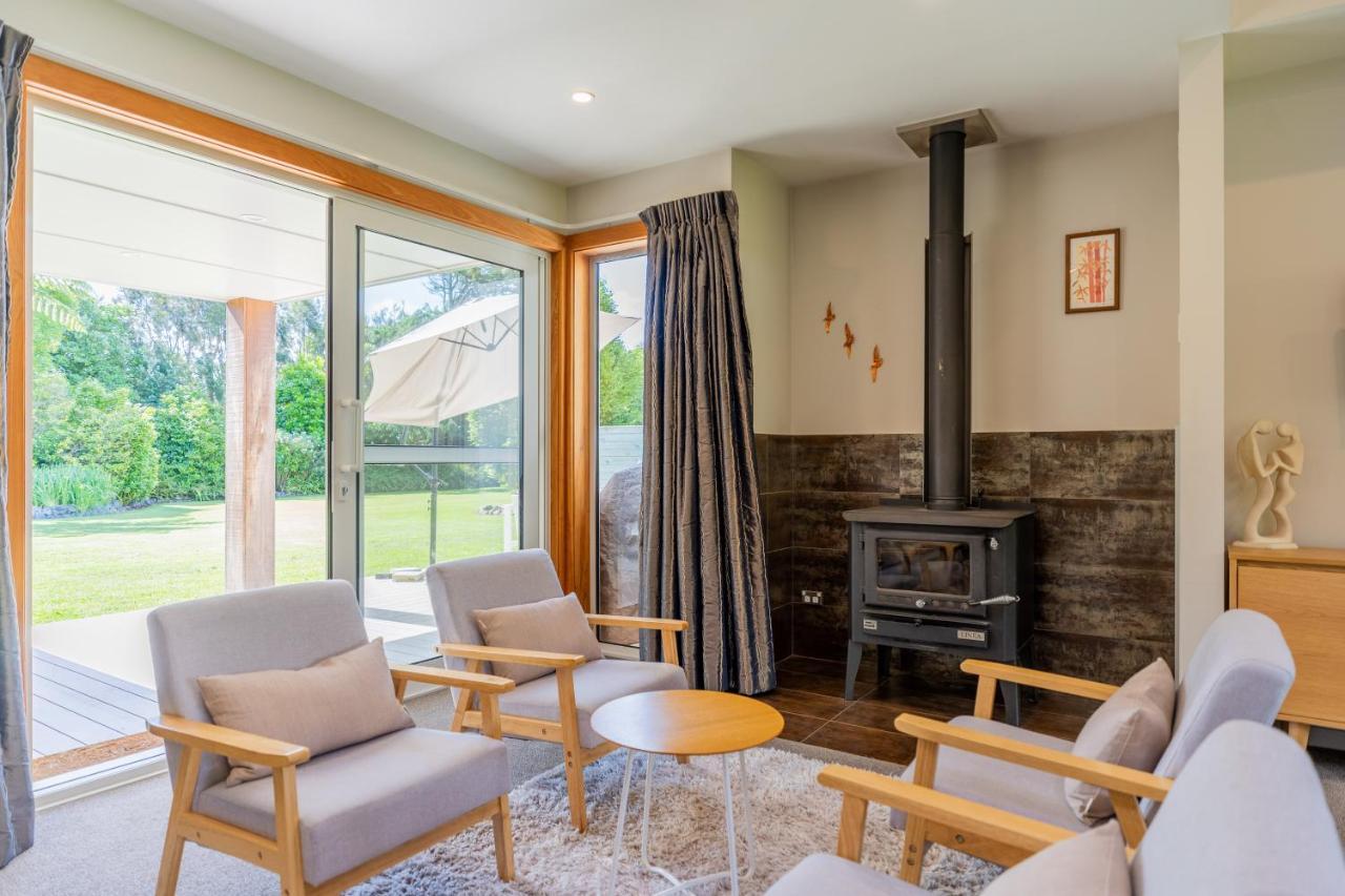Anam Cara Gardens Luxury Villa Private Bedrooms And Ensuite Bathrooms Sleeps 9 Otaki Exterior foto