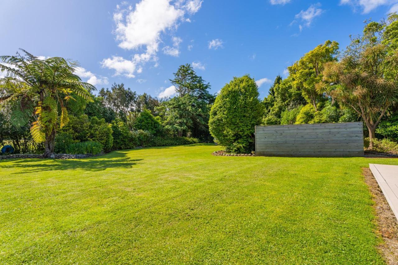 Anam Cara Gardens Luxury Villa Private Bedrooms And Ensuite Bathrooms Sleeps 9 Otaki Exterior foto